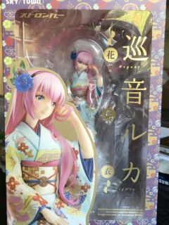 Hatsune_Miku_Megurine_Luka