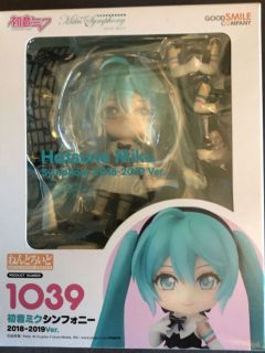 Nendroid_1039_Miku_Symphony2018