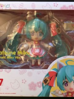 Nendroid_1777_Hatsune_Miku_Maneki_Miku